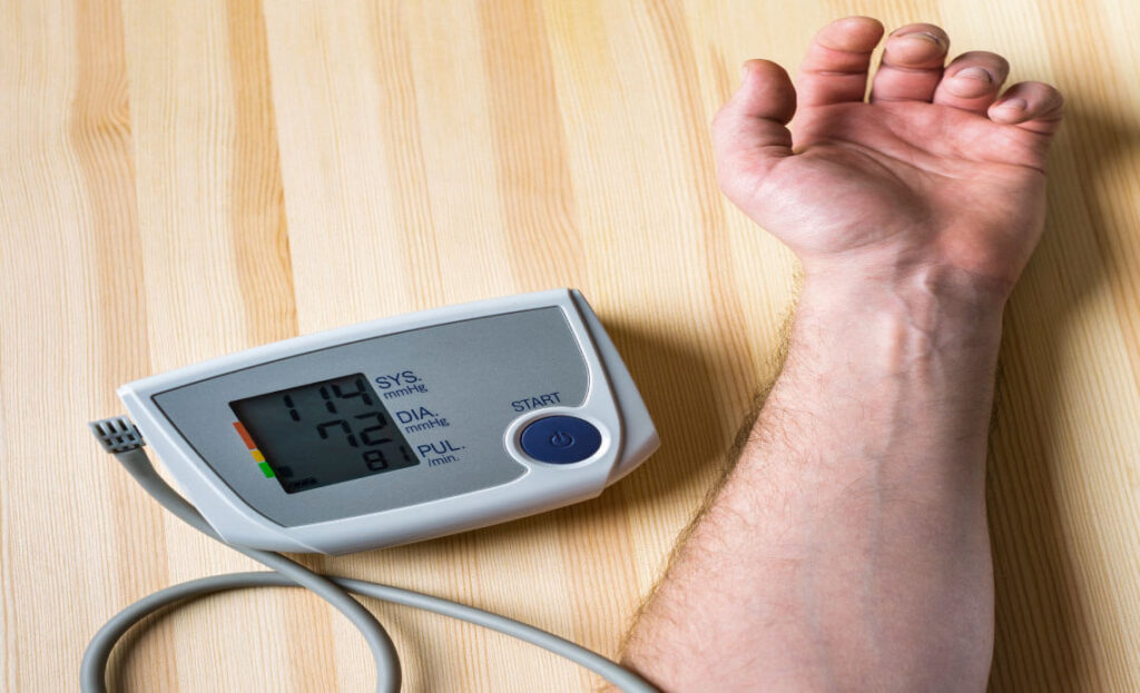 Garmin unveils its first smart blood pressure monitor.